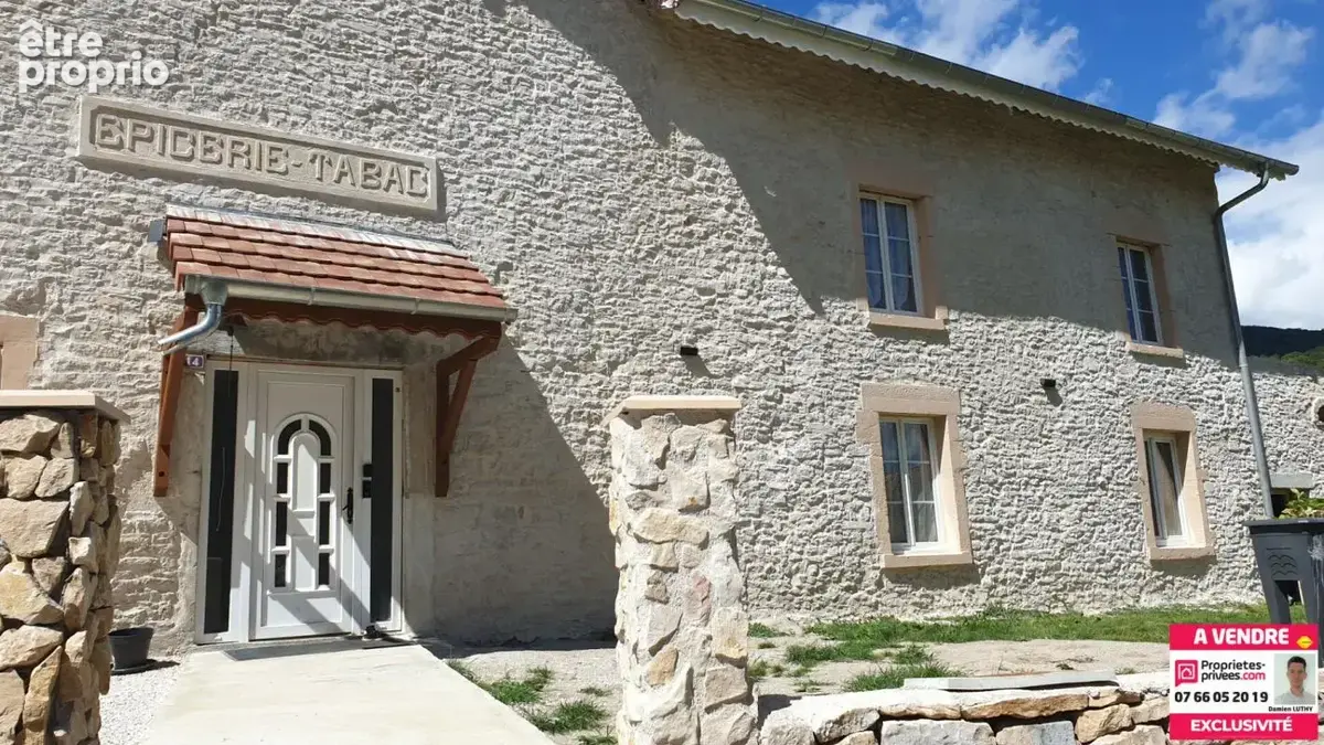 Maison 10 pièces de 300 m² - photo 2