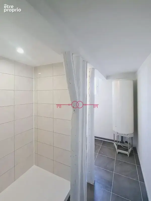 À vendre - appartement 5 pièces de 112 m² - photo 8
