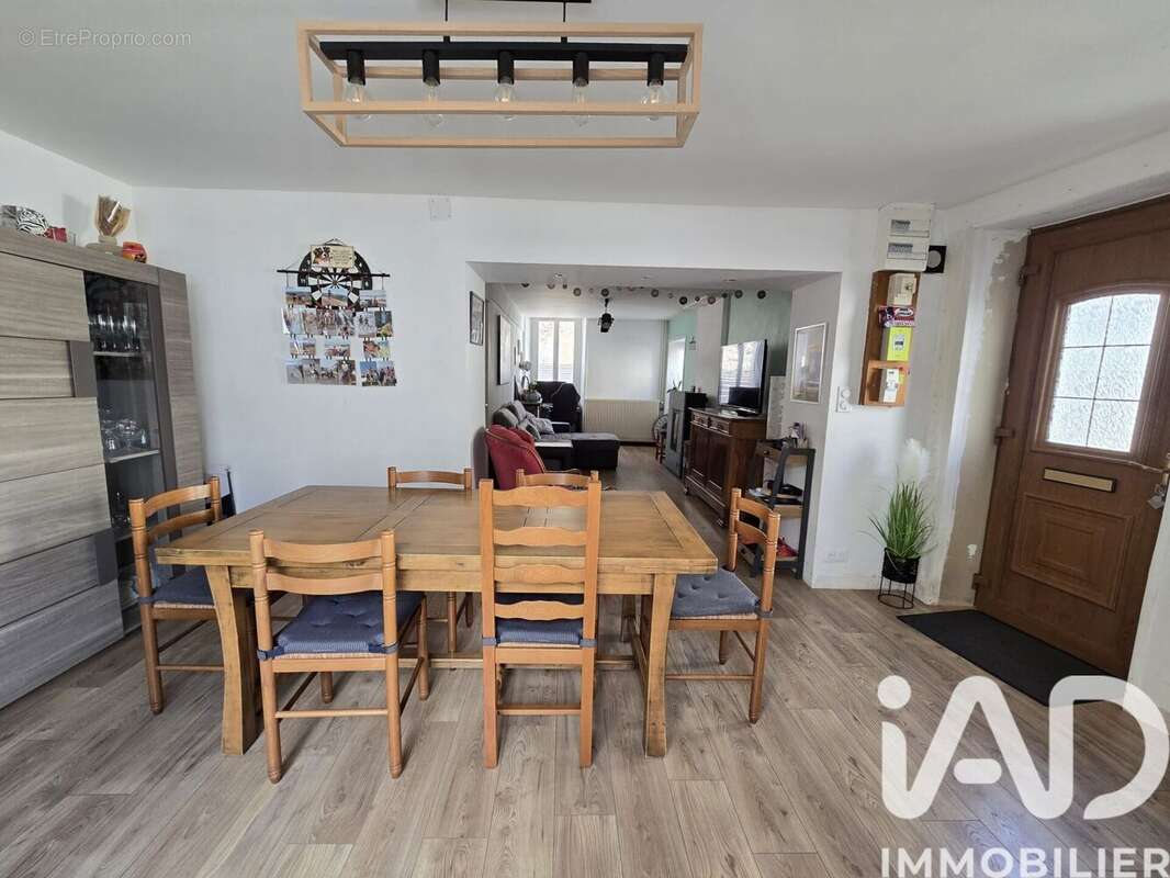 Maison 117 m² à Chalonnes-Sur-Loire  - photo 2