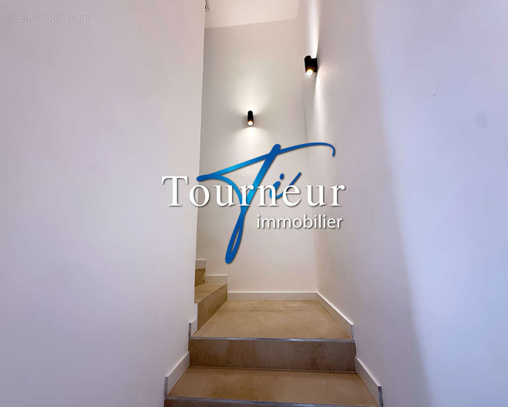 Appartement à SIX-FOURS-LES-PLAGES