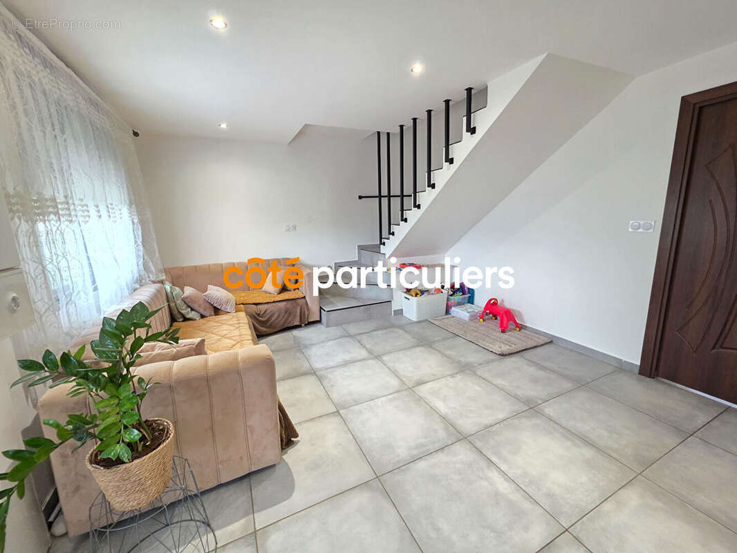 Maison à FONTAINE-LA-GAILLARDE