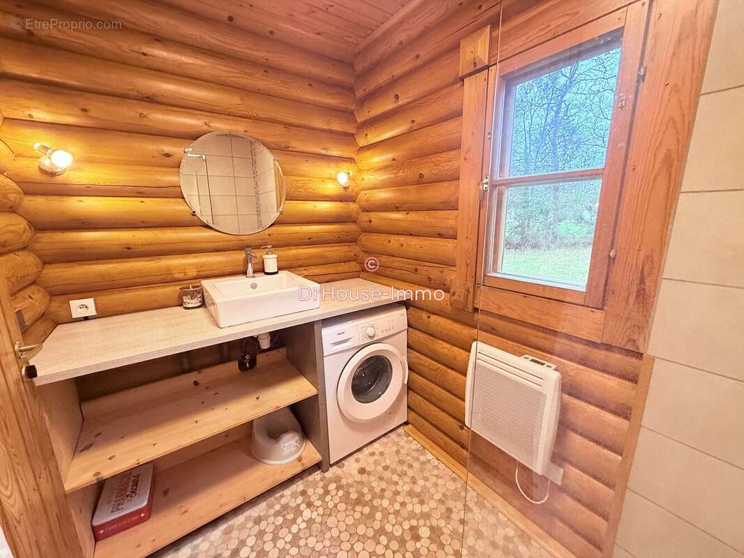 Maison à VENDAYS-MONTALIVET