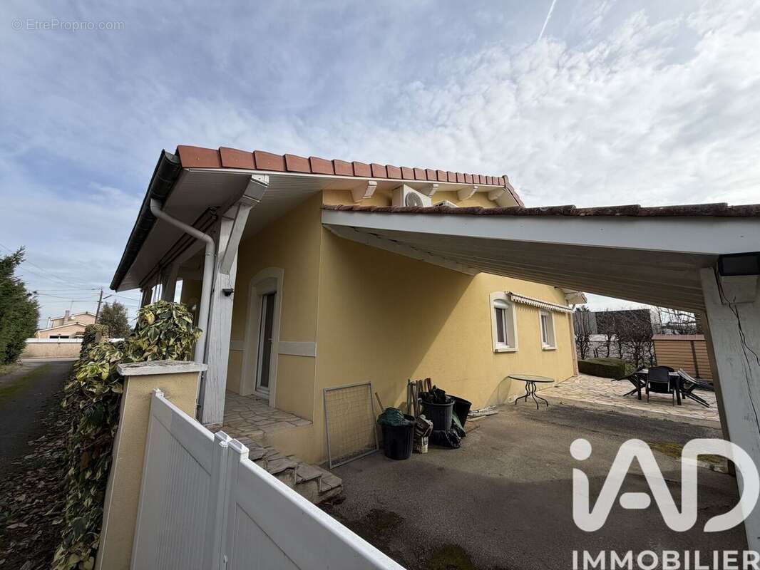 Photo 9 - Maison à VEAUCHE