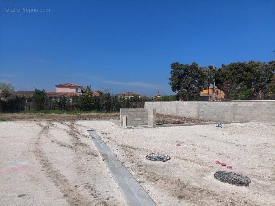 Terrain à CHATEAURENARD
