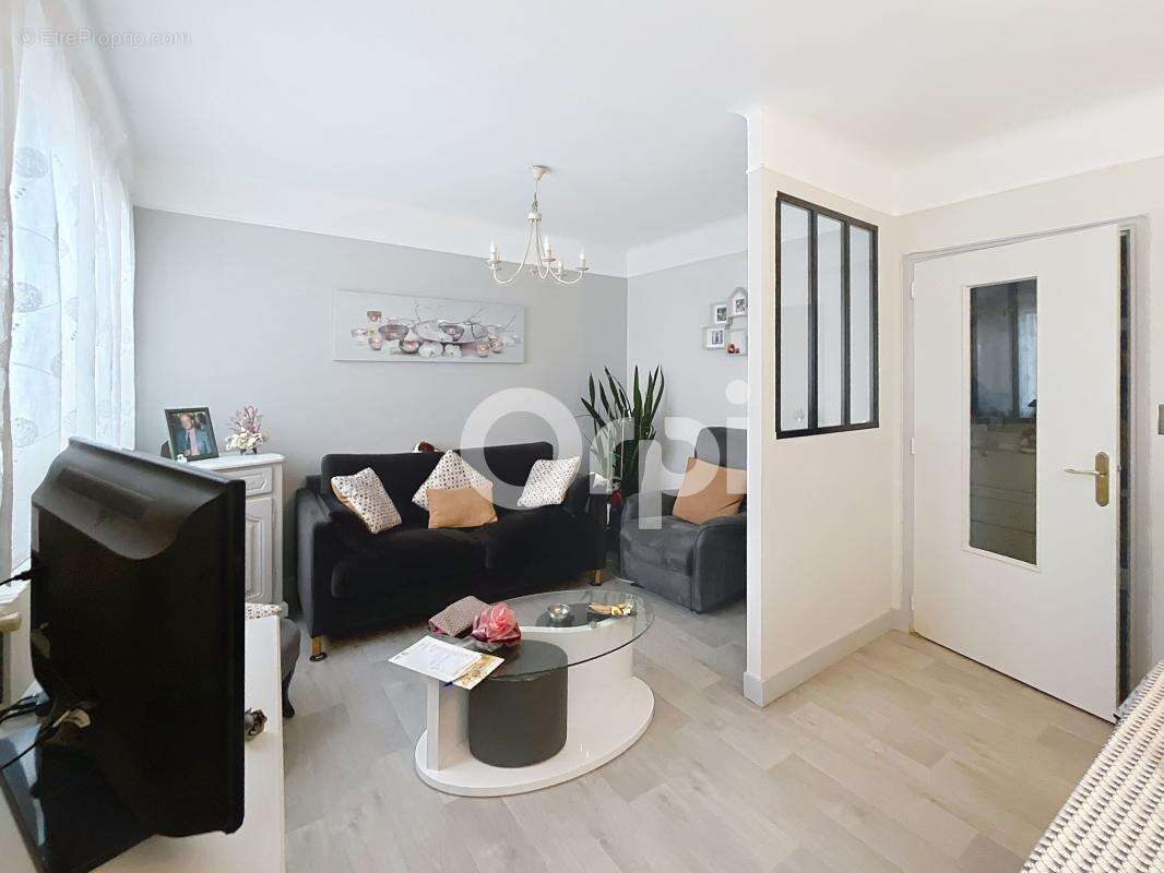 Appartement à COULOUNIEIX-CHAMIERS