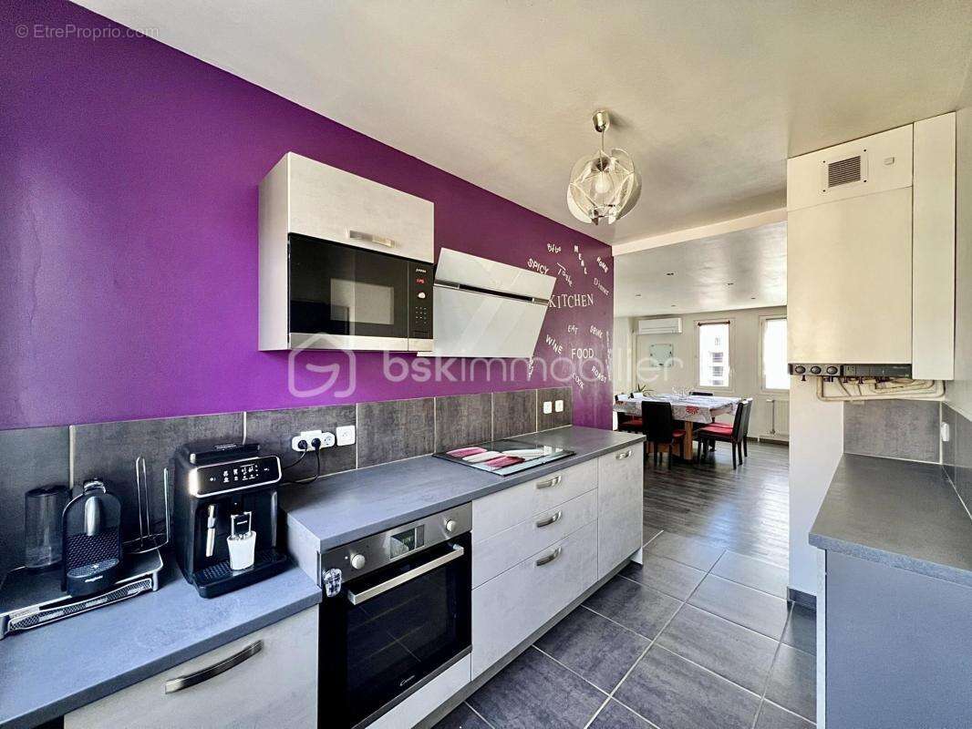 Appartement à LE PONT-DE-CLAIX