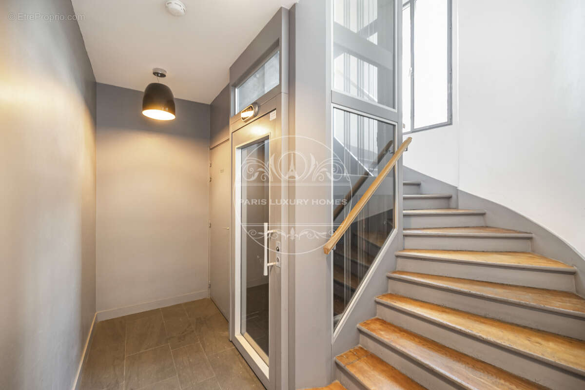 Appartement à PARIS-2E