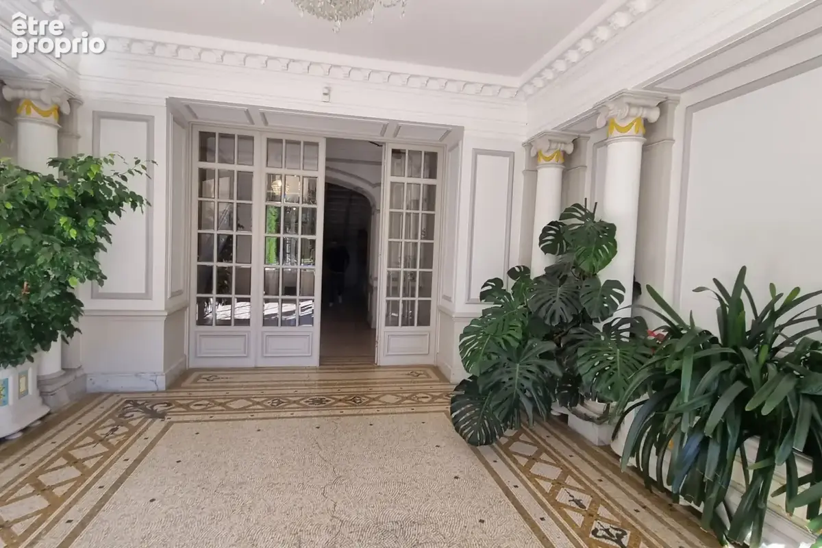 Nice    appartement bourgeois avec vue sur parc 224 m2   garage   calme -- bourgeaois - photo 4