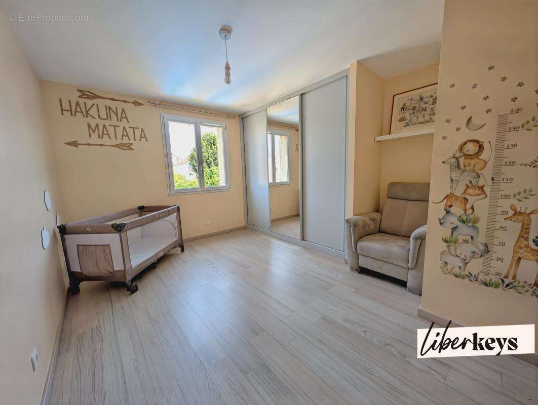 Maison familiale mêlant volumes, élégance et prestations de qualité à Herblay - photo 9