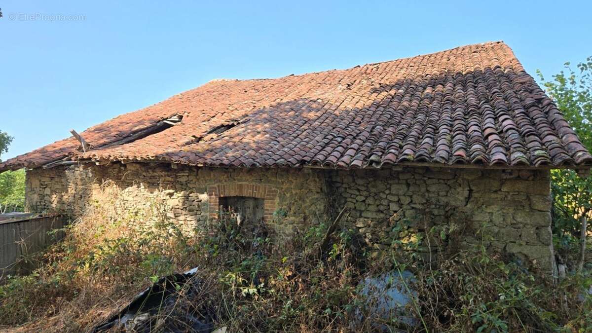 Terrain de loisir avec grange a renover - oradour sur glane (87) - photo 4