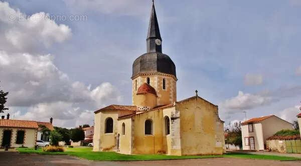 Terrain à LA JONCHERE