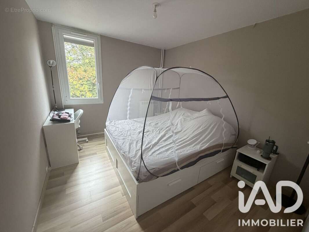 Appartement 65 m² à Cenon  - photo 9