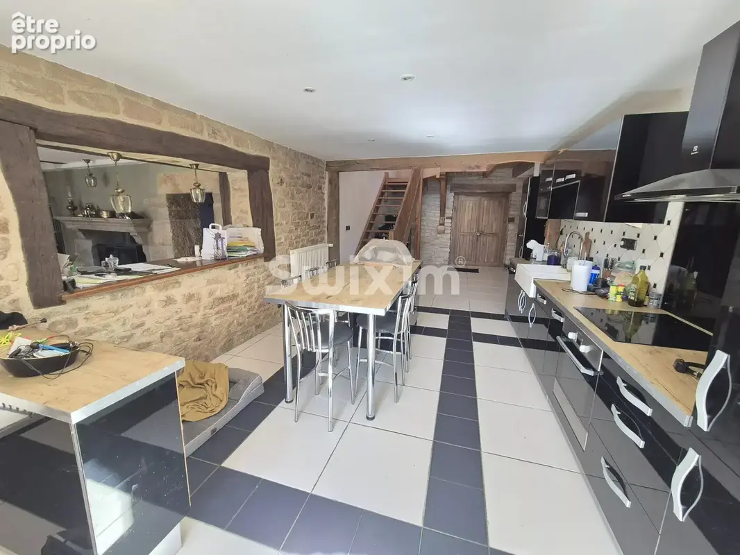 Batisse en pierre entierement renovee - photo 4