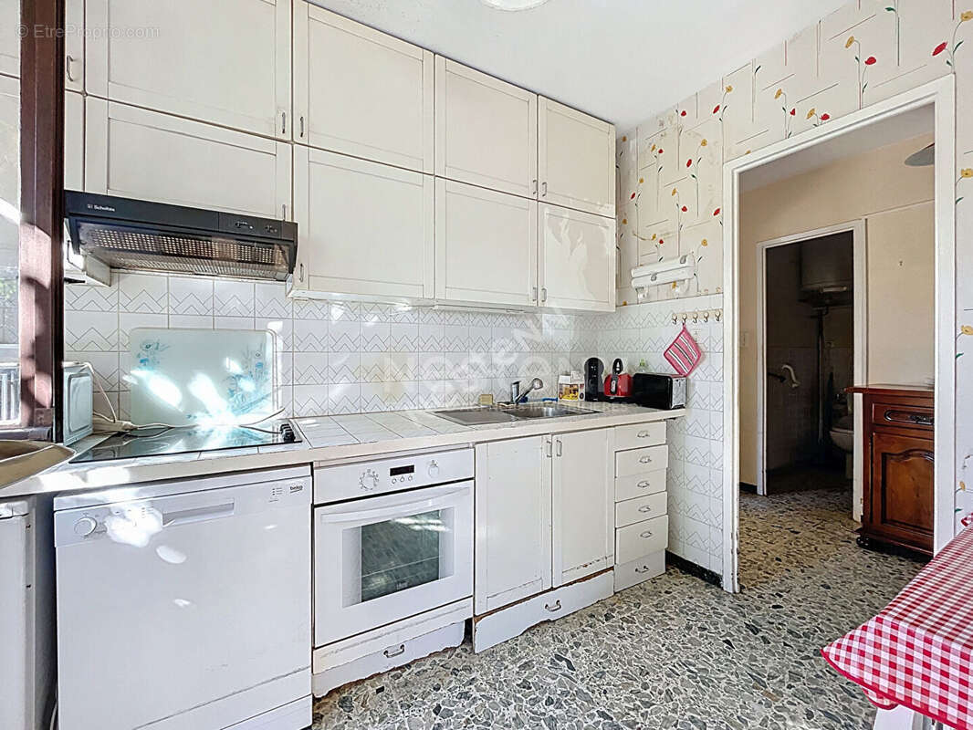 Grand 7 pièces à Vendre au Grau du Roi - Idéal Investisseur ! - photo 9