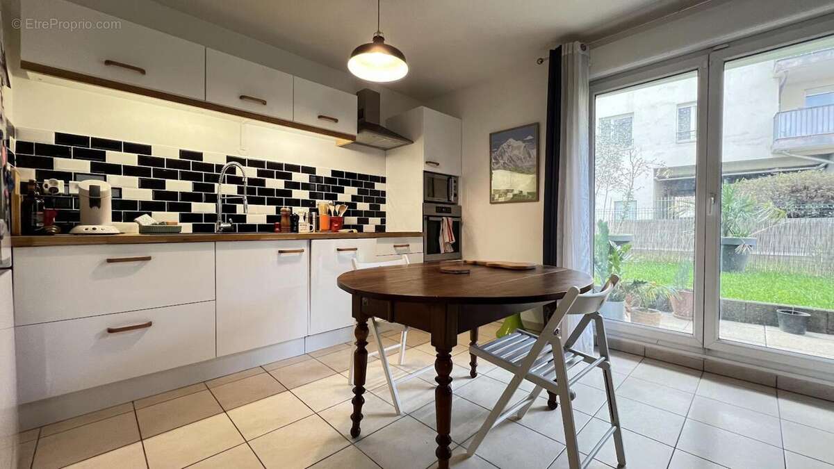 Photo 5 - Appartement à VILLEURBANNE