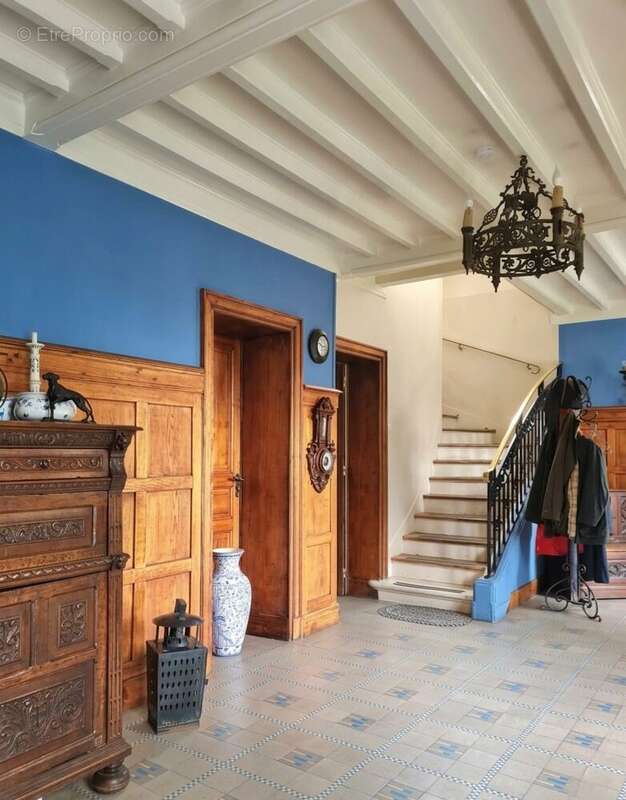 Maison à MANDRES-LES-ROSES