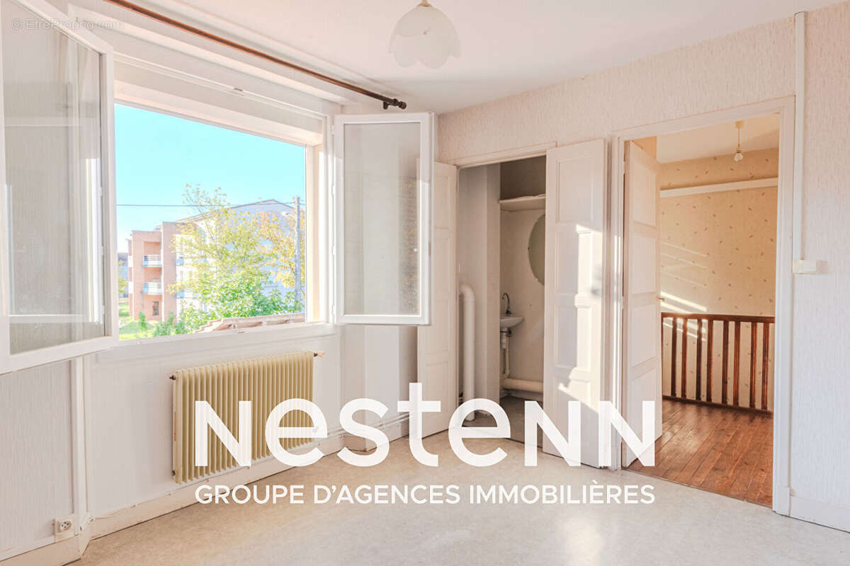 Maison à vendre à Saint Juéry - 4 chambres, climatisation bon état - photo 3