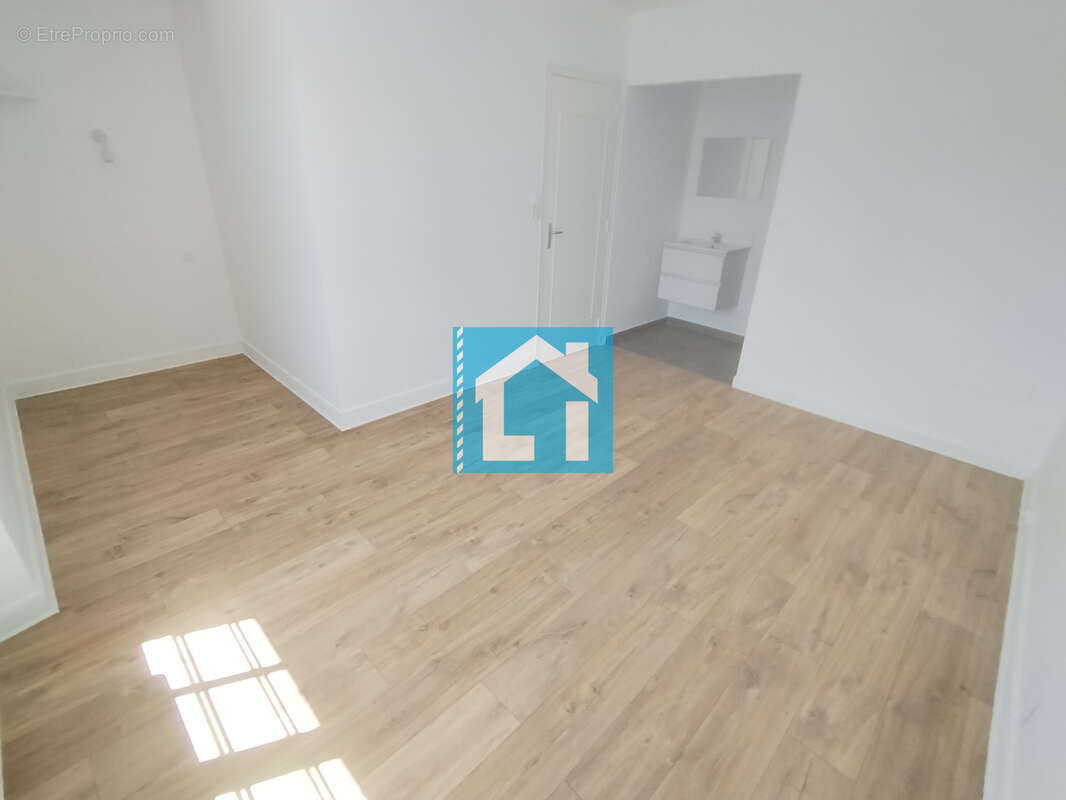 Maison à SAINT-JEAN-LE-THOMAS