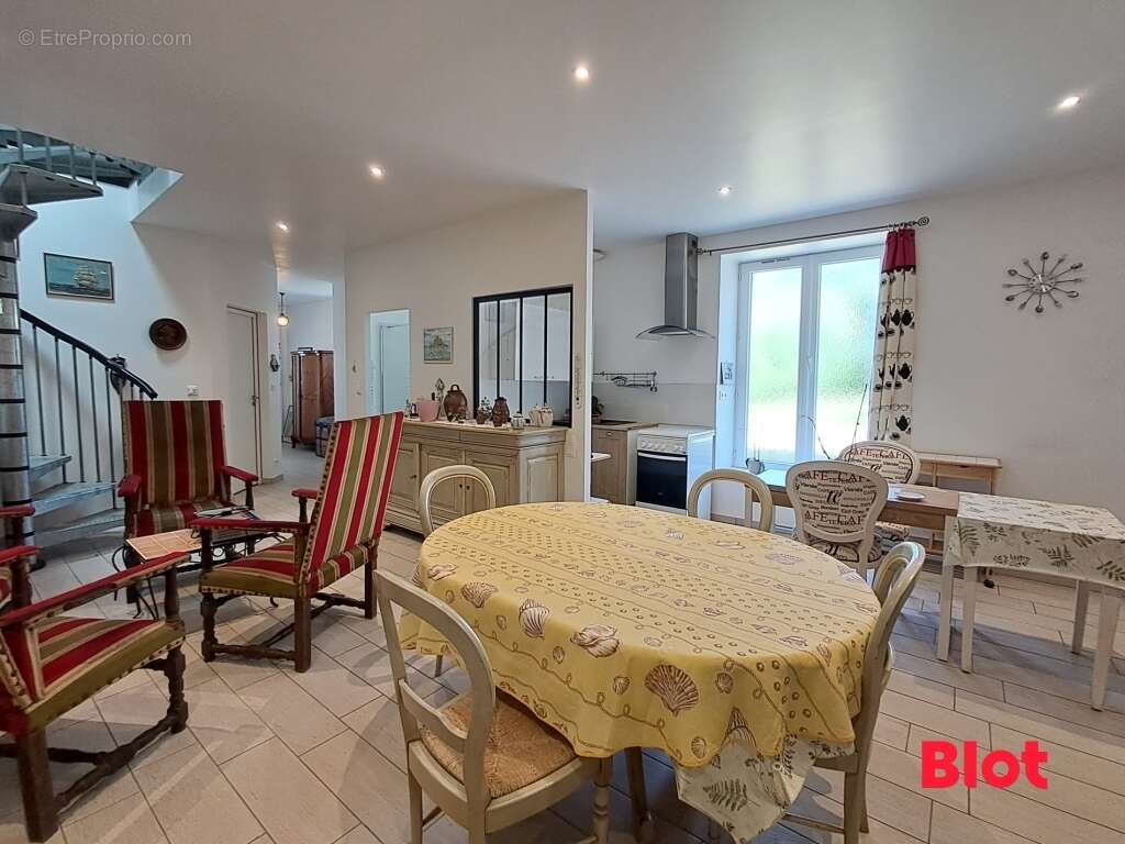 Maison 111 m² à Plerguer  - photo 3