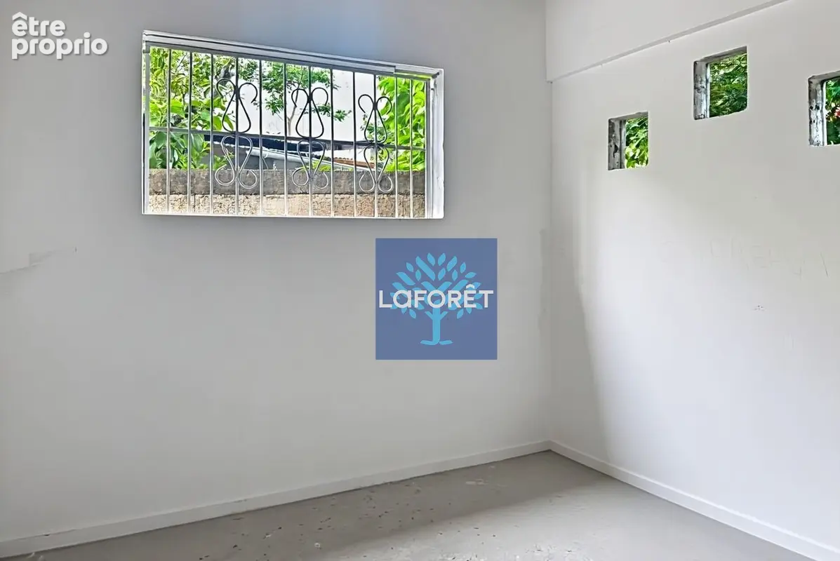 A VENDRE : Local commercial d'environ 116m² à Kerlys FORT-DE-FRANCE - photo 5
