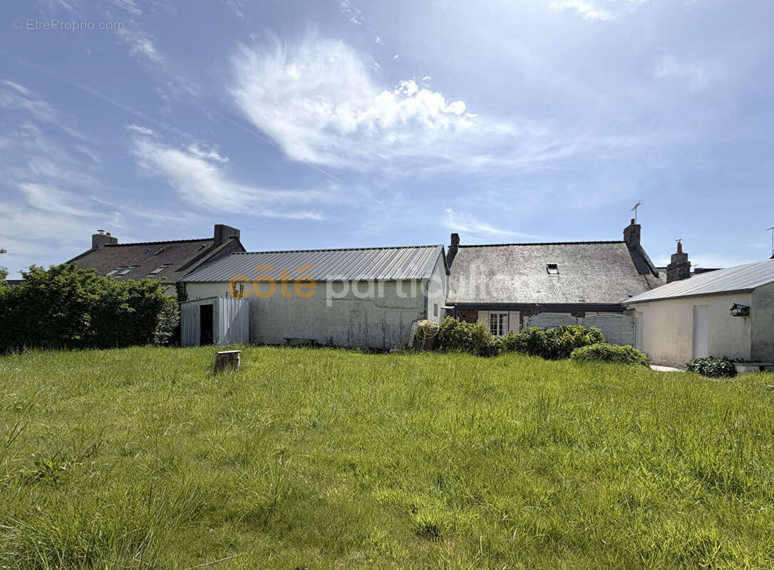 CANCALE - Maison en Pierres - Garage doble et dépendances. Jardin. - photo 12