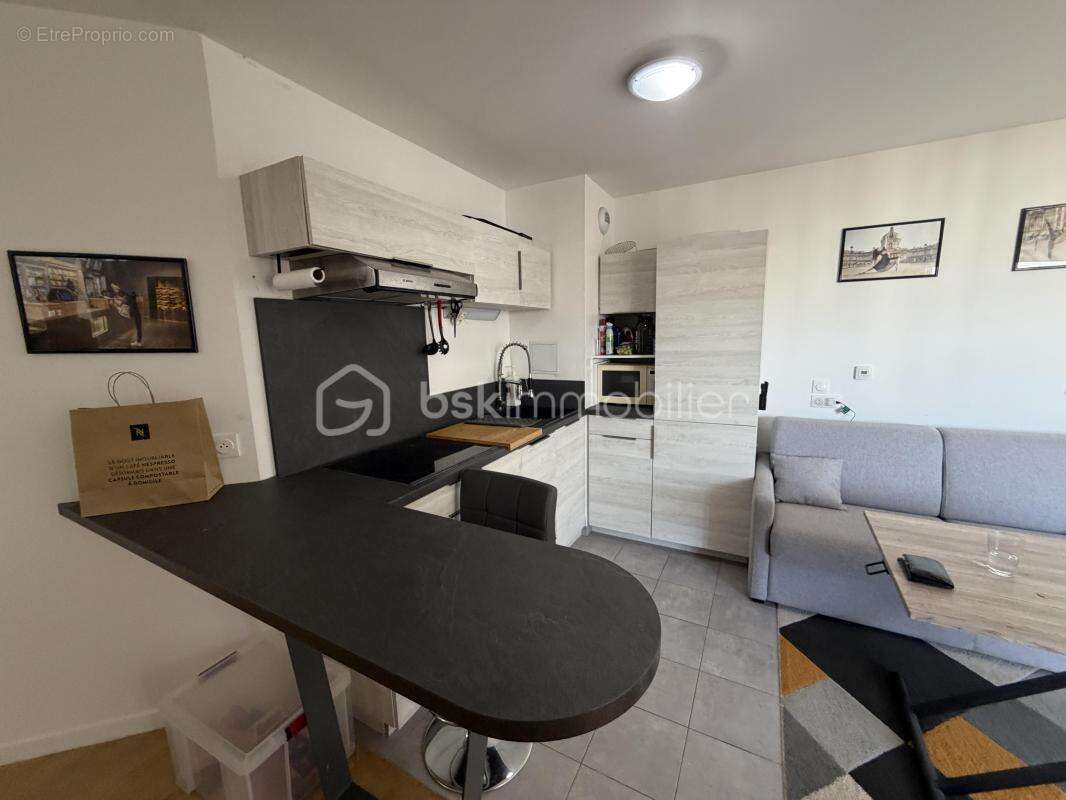 Charmant petit F3 récent avec loggia, ascenseur et double parking - photo 4