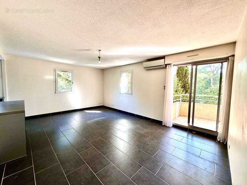Appartement à MARSEILLE-9E