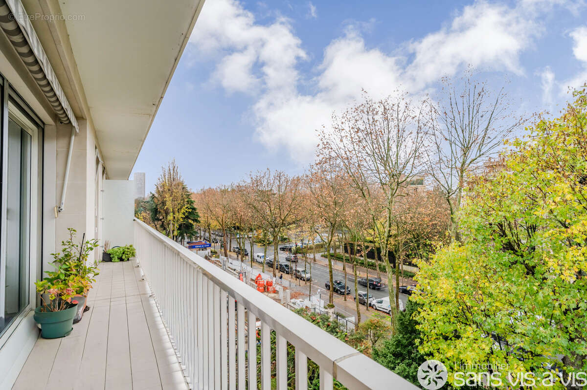 Appartement à NEUILLY-SUR-SEINE