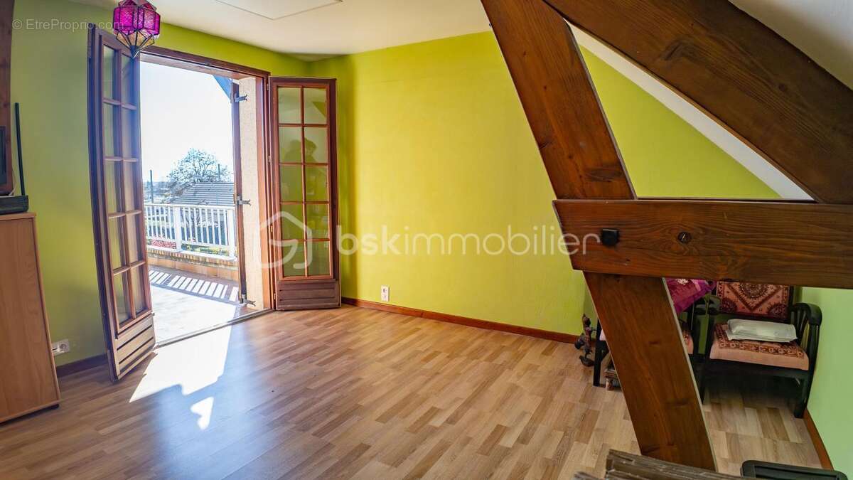 Maison à VARENNES-VAUZELLES