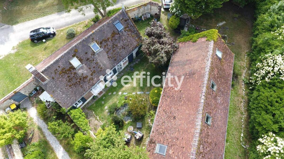 Maison à NEUFVY-SUR-ARONDE