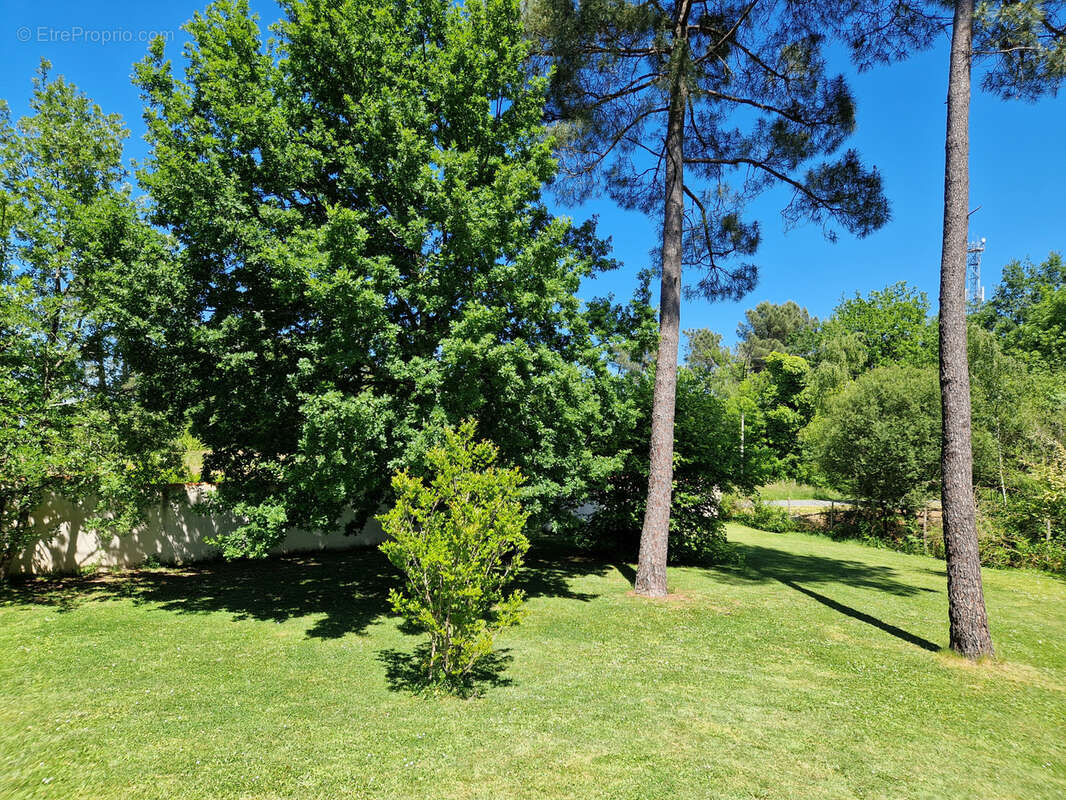 Maison à NOTRE-DAME-DE-SANILHAC