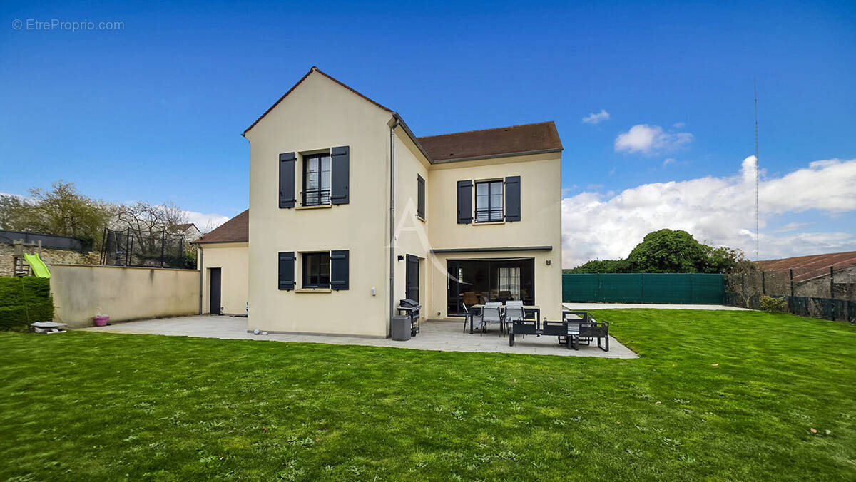 Maison à COURDIMANCHE