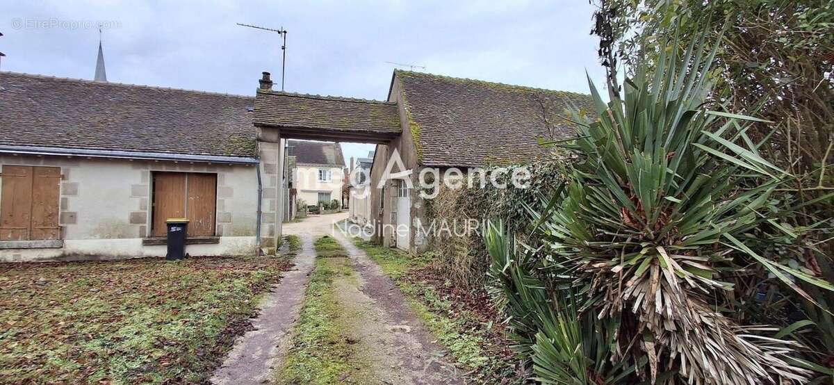 Maison à CHITENAY