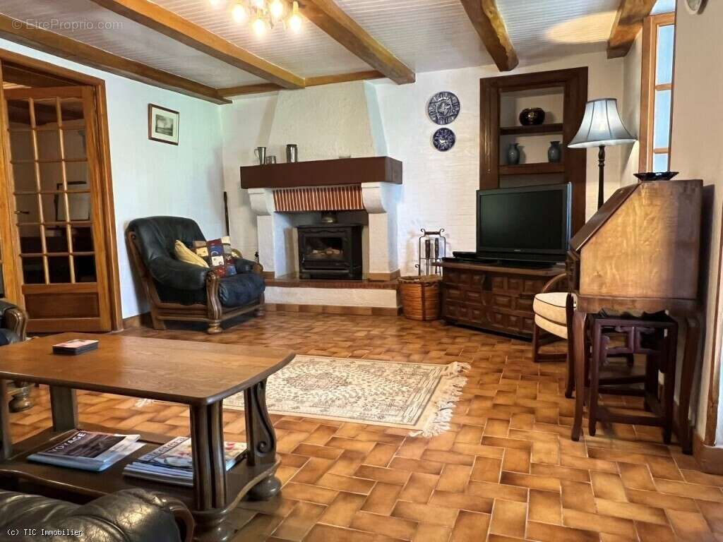 Maison à CHEF-BOUTONNE