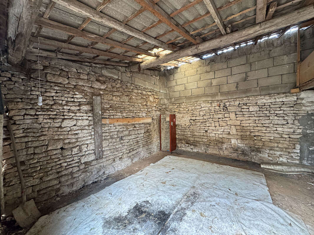 RARE à Niort ! Maison de ville avec grand garage! - photo 7