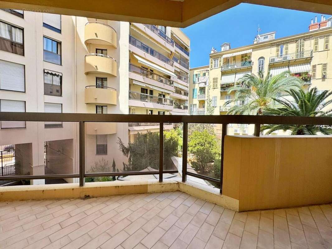   - Appartement à NICE