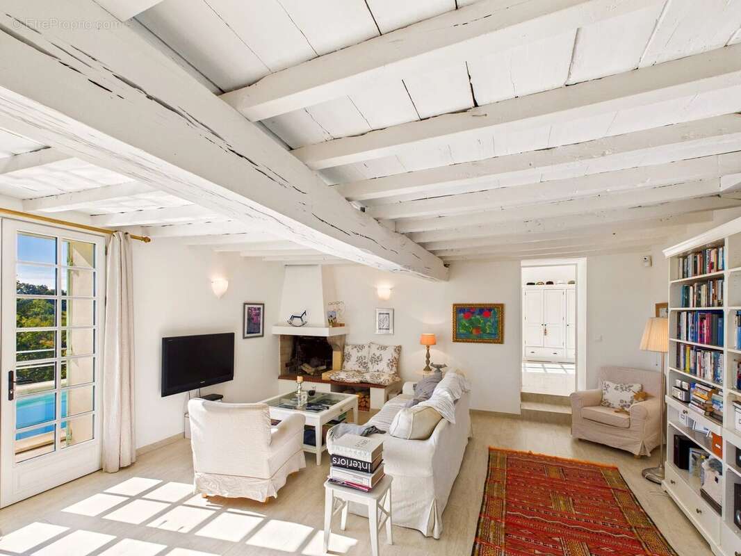 Maison à PESSAC-SUR-DORDOGNE