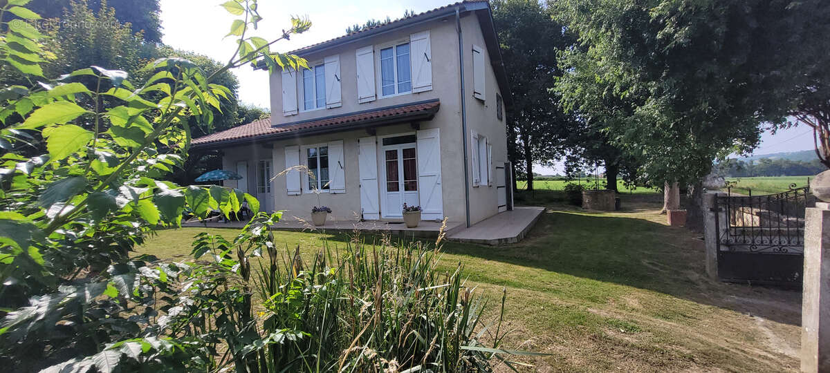 Maison à GARLIN