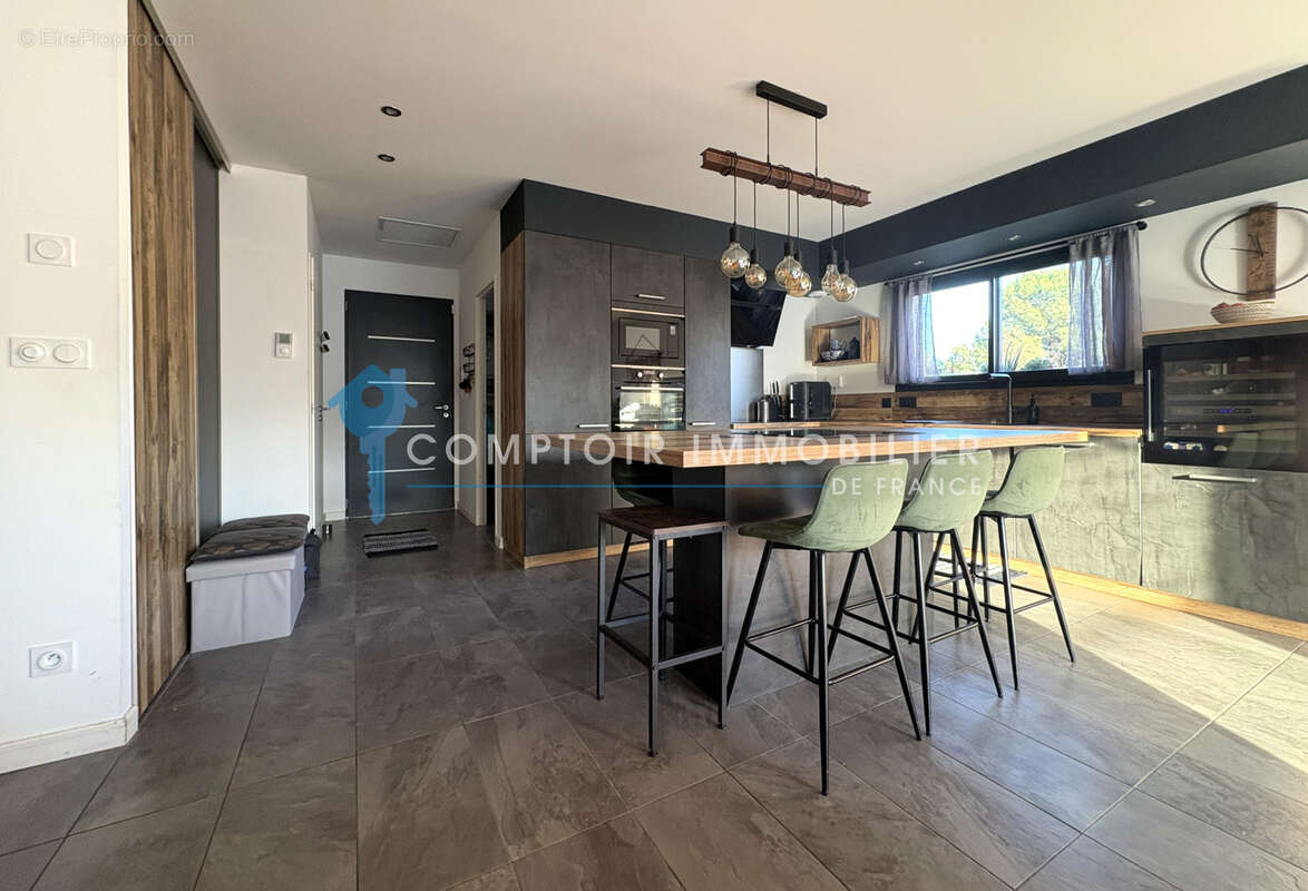 DEPT-30-A VENDRE-MEYNES Belle Villa de plain pied RT2012 agréable et lumineuse - photo 5