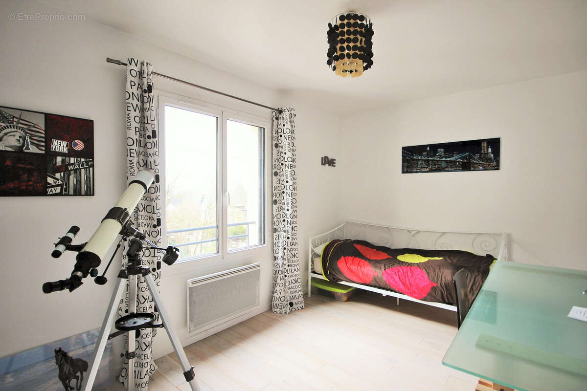 Maison à CHENNEVIERES-SUR-MARNE