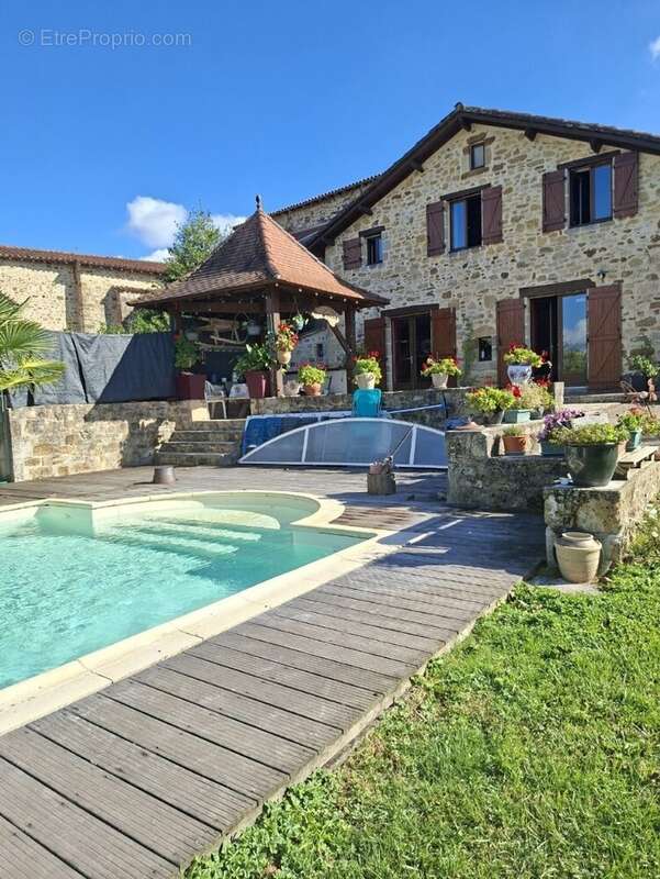 Maison à LENTILLAC-SAINT-BLAISE
