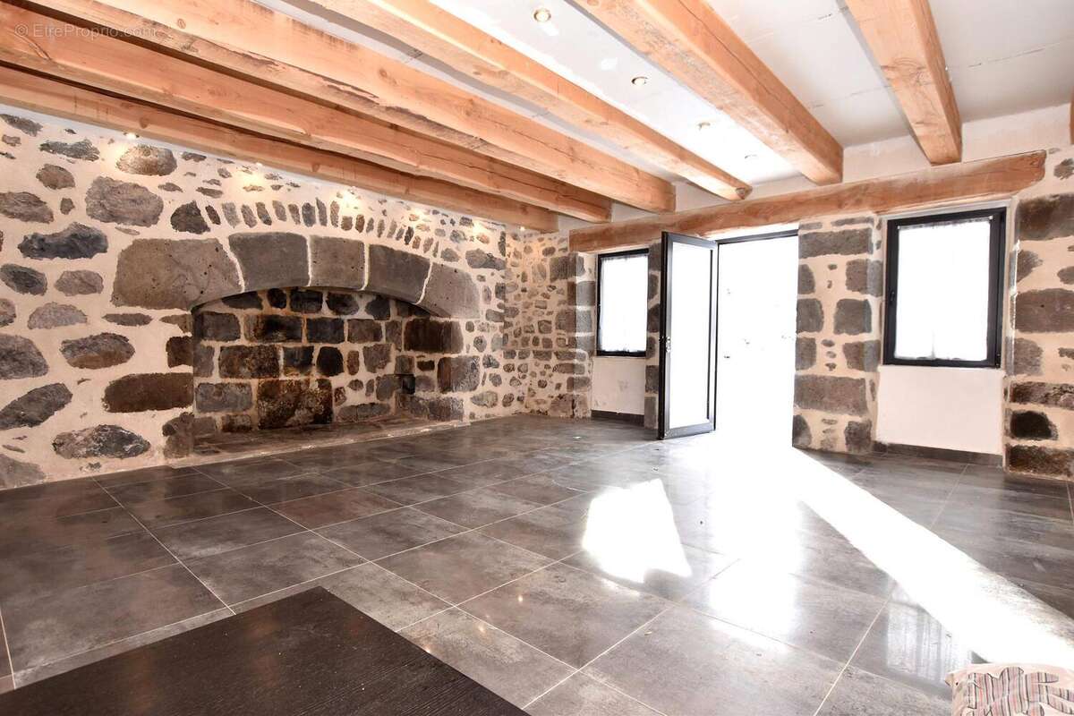 Maison à SAINT-MARTIN-VALMEROUX