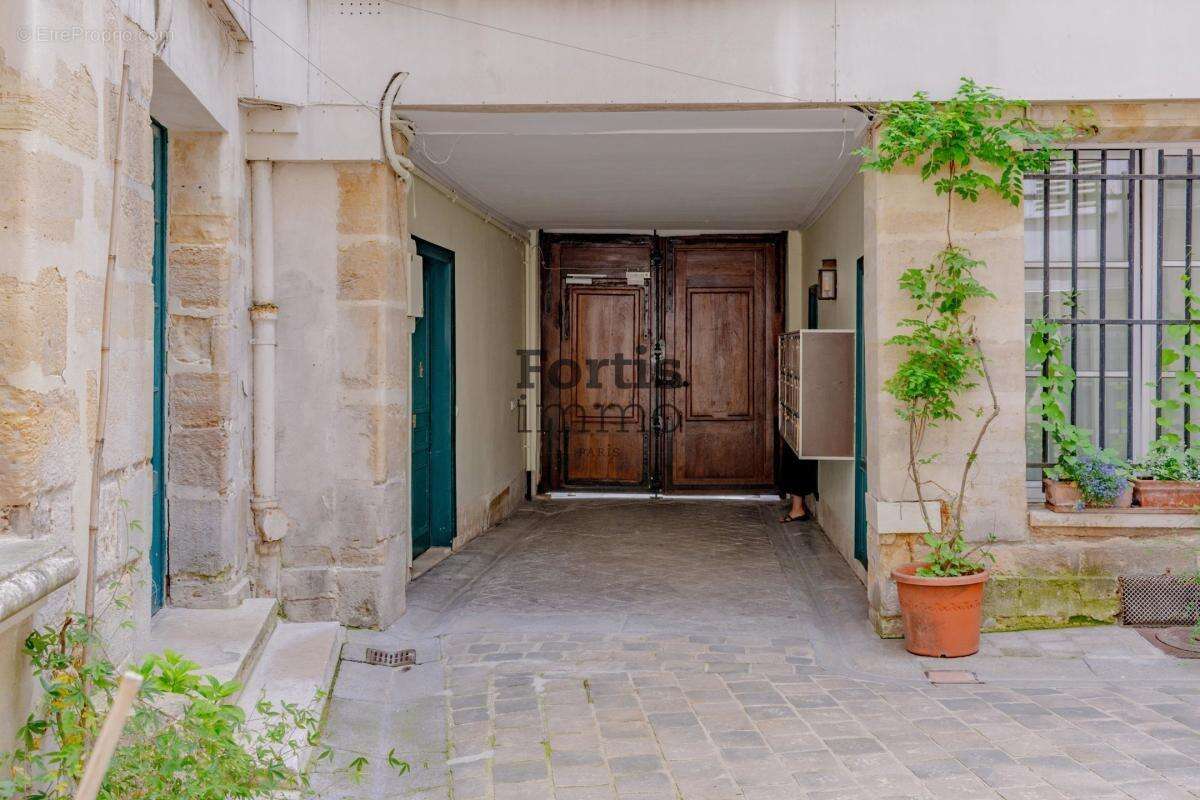 Appartement à PARIS-6E