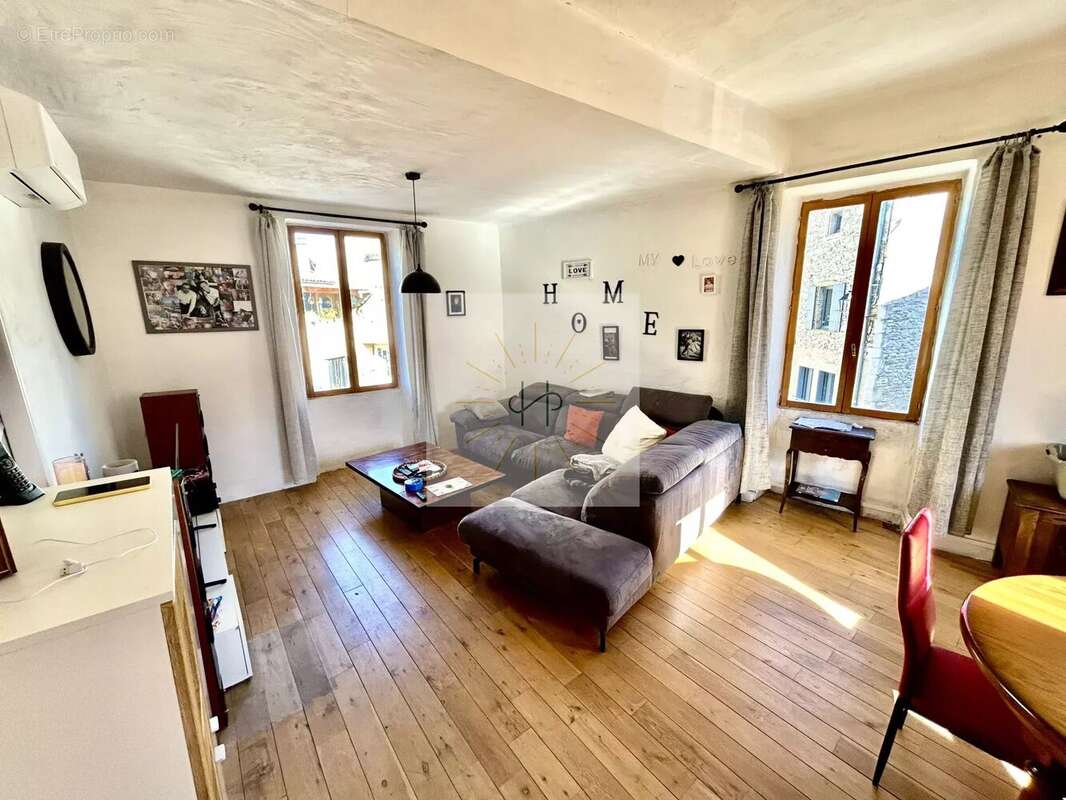 Appartement à PORTES-EN-VALDAINE