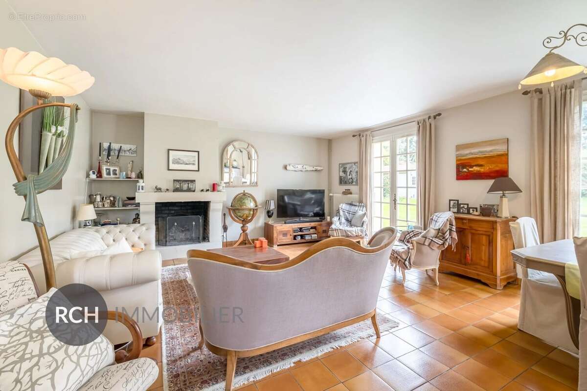 Maison à MONTFORT-L'AMAURY