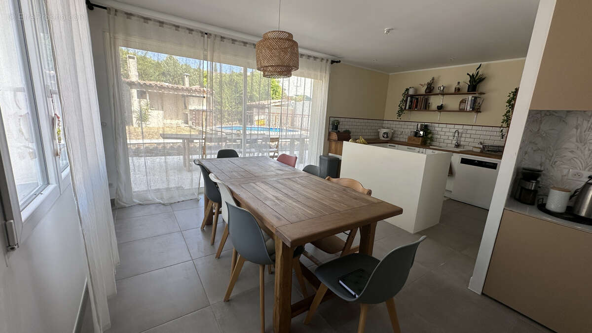 Villa F4 de 105m2 hab, garage, sur 518m2 de terrain à Saturargues - photo 6
