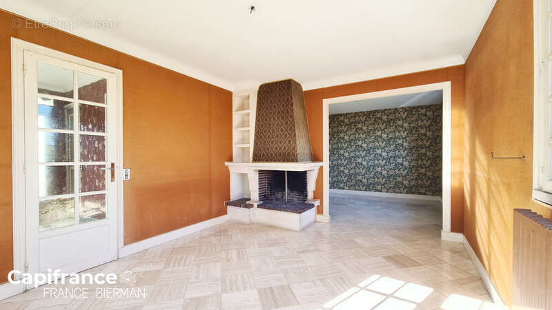 Maison à rénover sur 2 niveaux NIORT - photo 7
