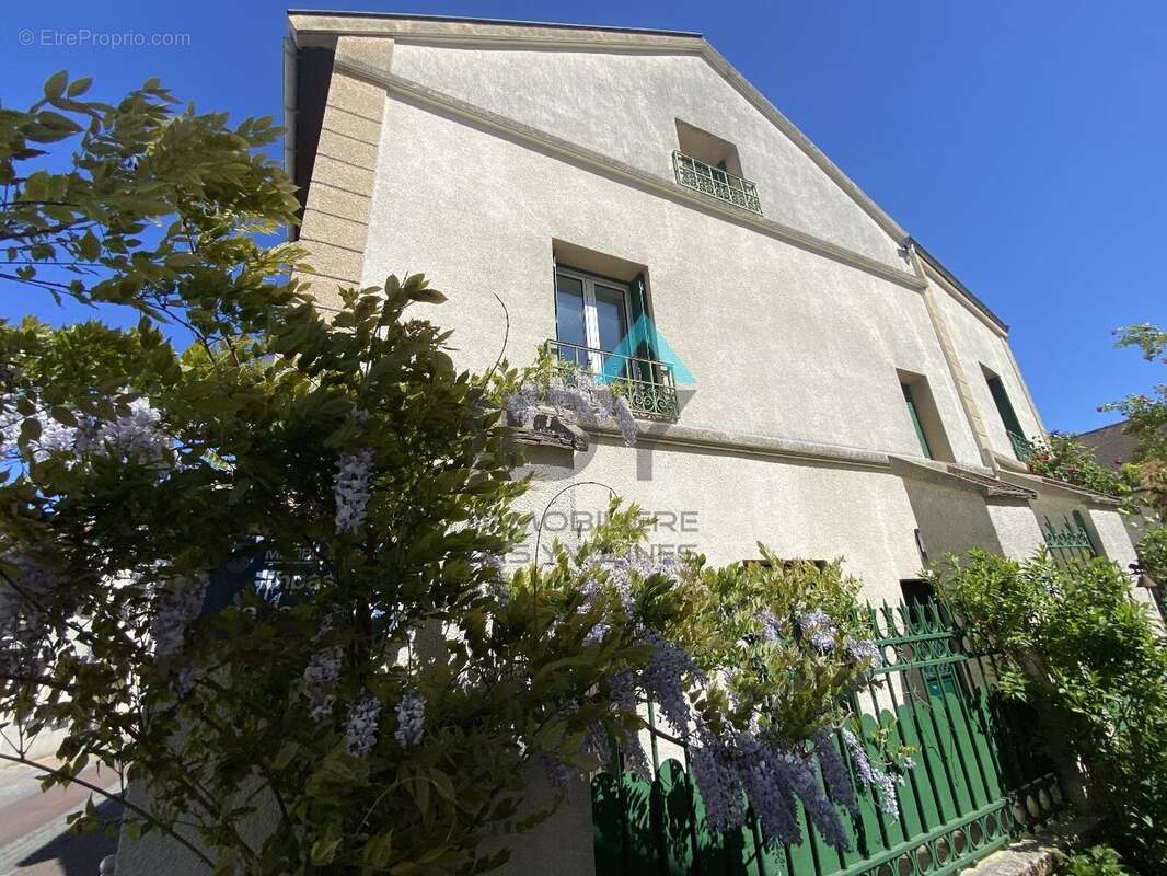 Maison à MAREIL-MARLY