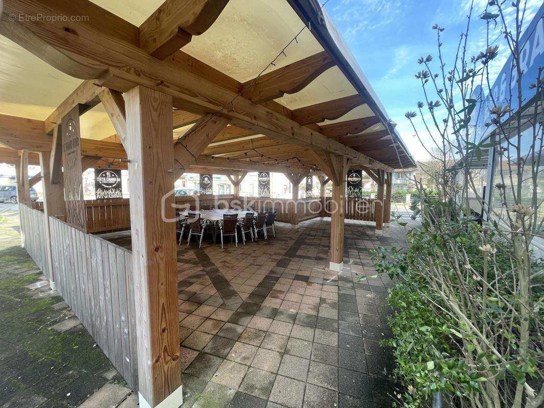 Commerce à SAINT-SULPICE