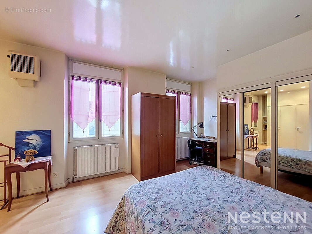 À Vendre Immeuble de rapport avec local commercial de 70 m² et appartement de 84 m² loués au coeur historique de Condom - photo 3